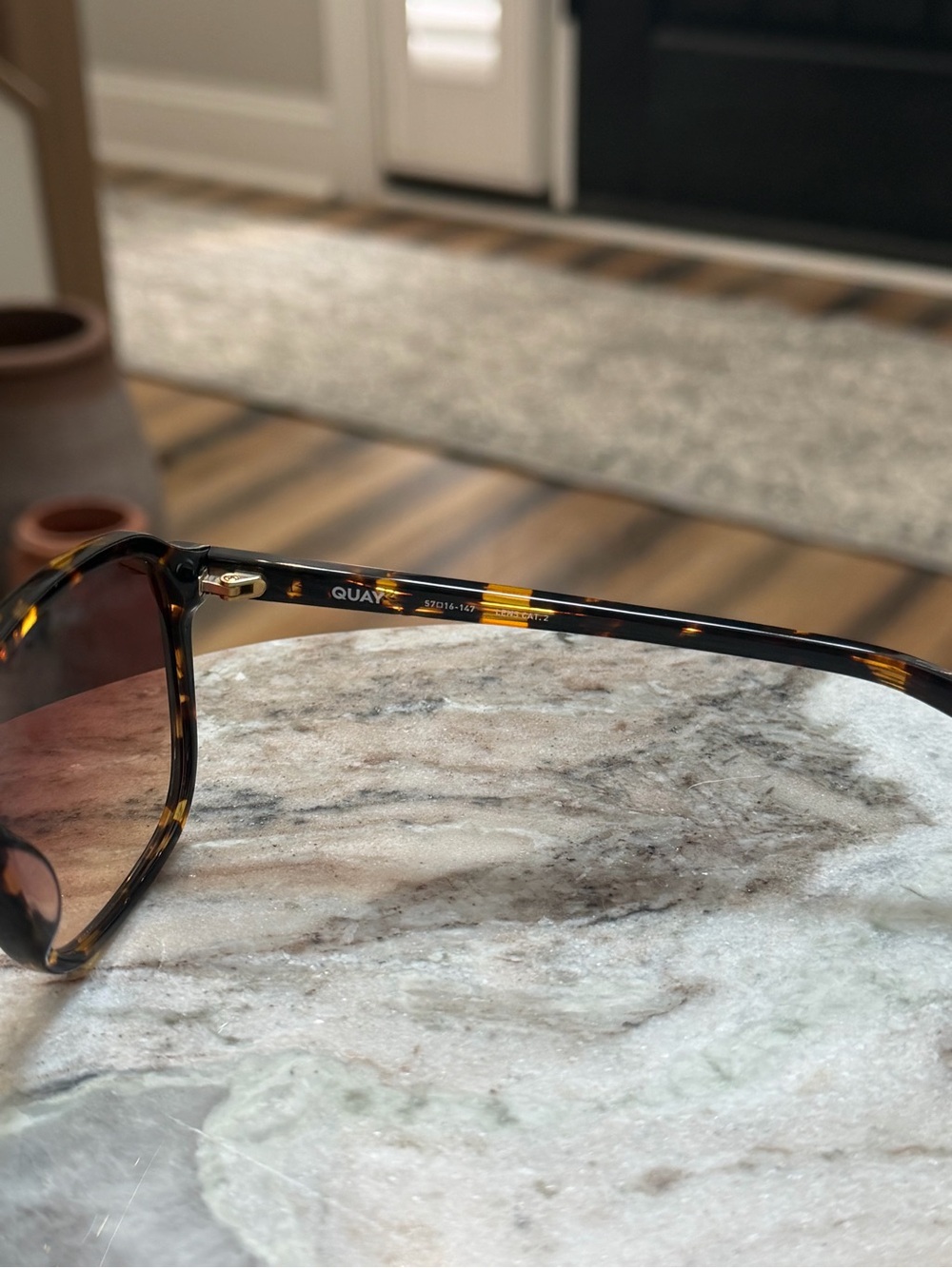 QUAY sunglasses - Picture 6 of 6